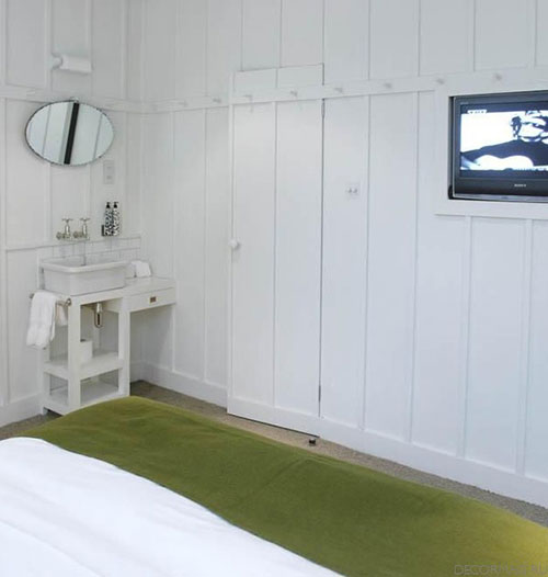 Witte slaapkamer van High Road House Witte slaapkamer van High Road House