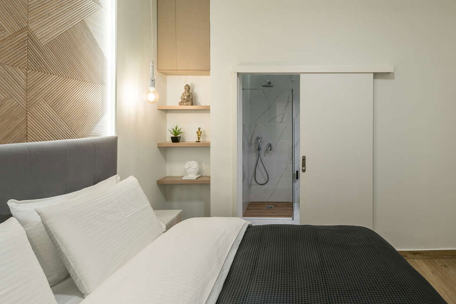De eigenaar van deze slaapkamer wilde een luxe hotelsfeer creëren De eigenaar van deze slaapkamer wilde een luxe hotelsfeer creëren