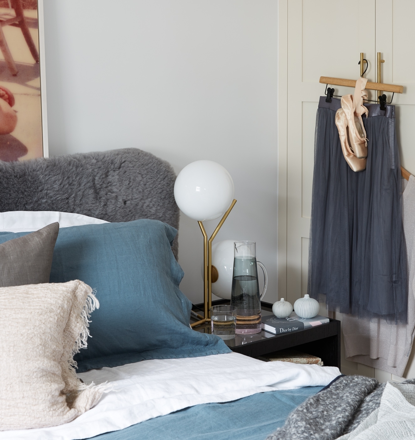 Deze elegante slaapkamer is ingericht als een Parisienne boutique hotel