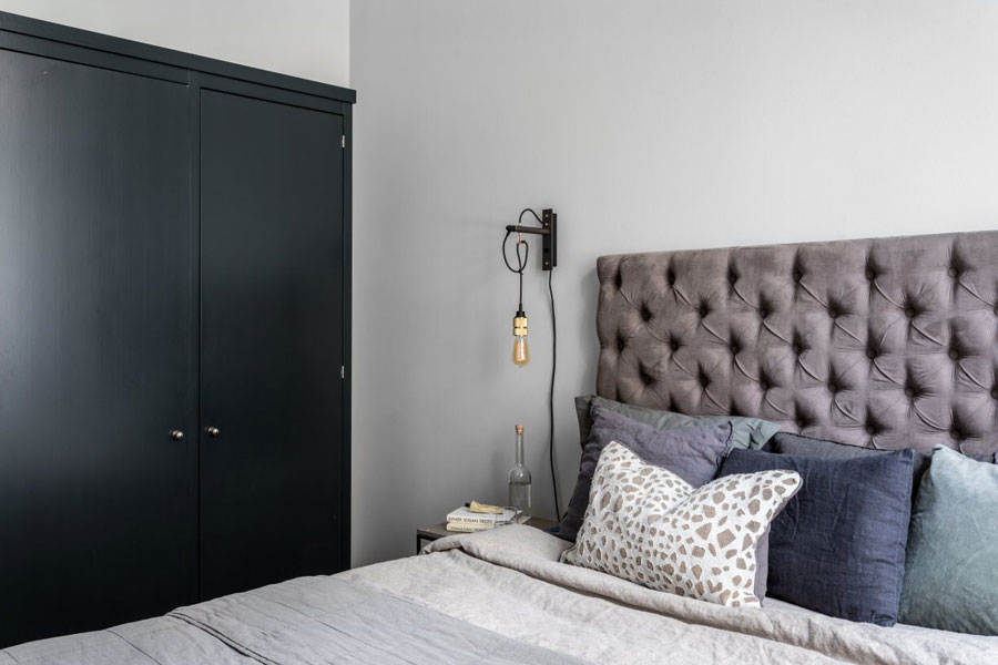 Deze karakteristieke slaapkamer is super strak afgewerkt! Deze karakteristieke slaapkamer is super strak afgewerkt!