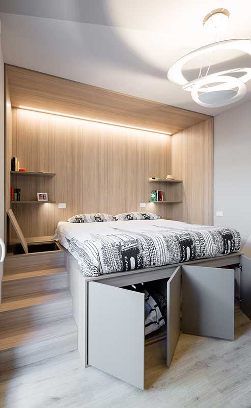 Deze moderne slaapkamer is afgewerkt met super strakke maatwerk oplossingen