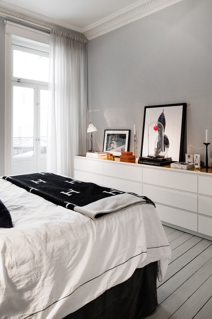 Deze Scandinavische slaapkamer is erg chique ingericht! Deze Scandinavische slaapkamer is erg chique ingericht!