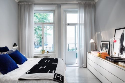Deze Scandinavische slaapkamer is erg chique ingericht!