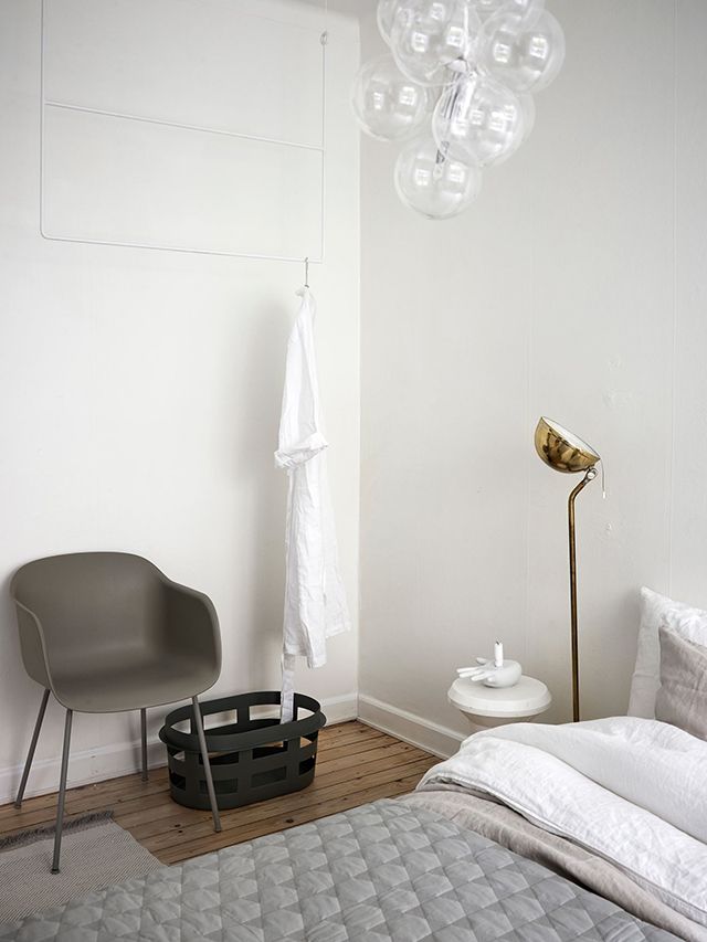 Deze stijlvolle slaapkamer is ingericht met een hele prettige frisse sfeer