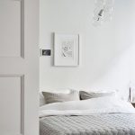 Deze stijlvolle slaapkamer is ingericht met een hele prettige frisse sfeer