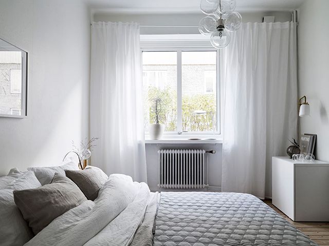 Deze stijlvolle slaapkamer is ingericht met een hele prettige frisse sfeer Deze stijlvolle slaapkamer is ingericht met een hele prettige frisse sfeer