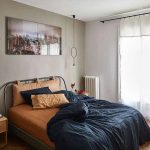 Eclectische slaapkamer met mooie kleuren