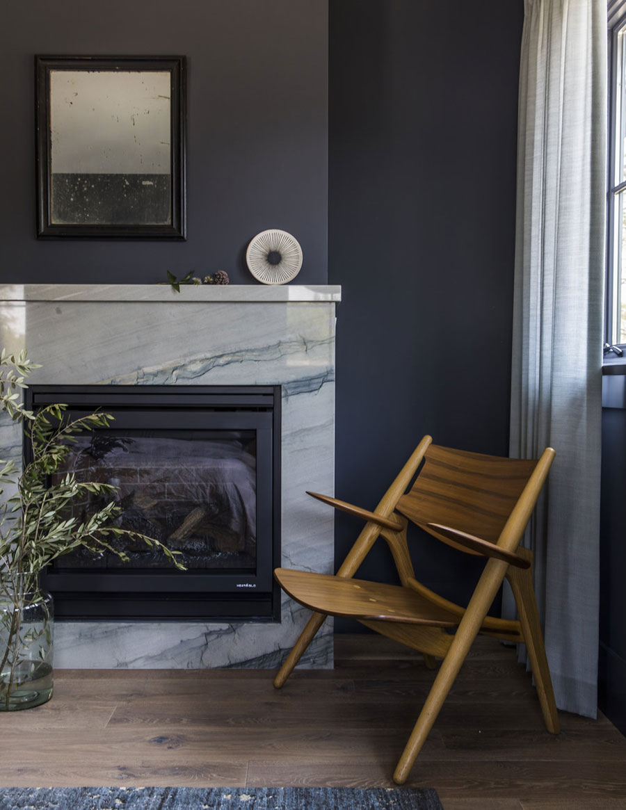 Exclusieve slaapkamer met donkere kleurtinten Exclusieve slaapkamer met donkere kleurtinten