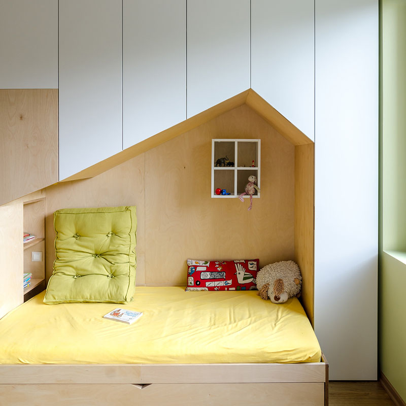 Gedeelde kinderkamer met een multifunctionele wandkast Gedeelde kinderkamer met een multifunctionele wandkast