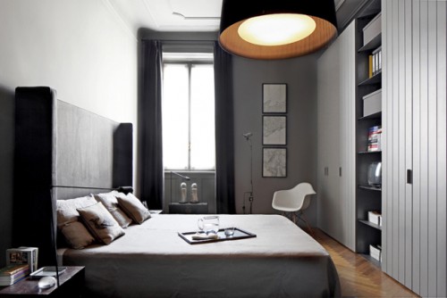 Grijze slaapkamer met visgraat vloer