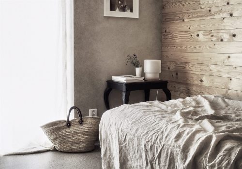 Hout en beton als rode draad in de slaapkamer Hout en beton als rode draad in de slaapkamer