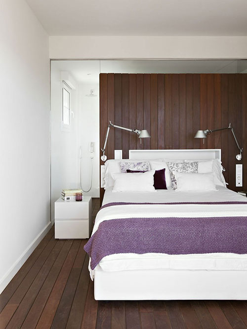 Houten vloer en wand in slaapkamer Houten vloer en wand in slaapkamer