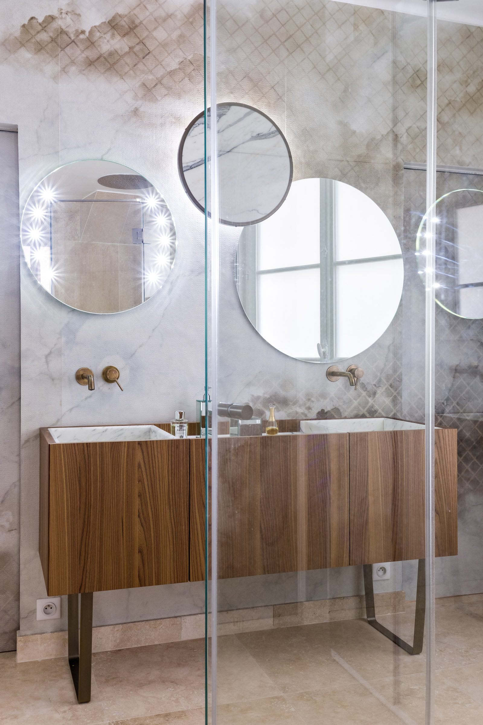 In deze slaapkamer slaap je als een echte Pariesenne In deze slaapkamer slaap je als een echte Pariesenne