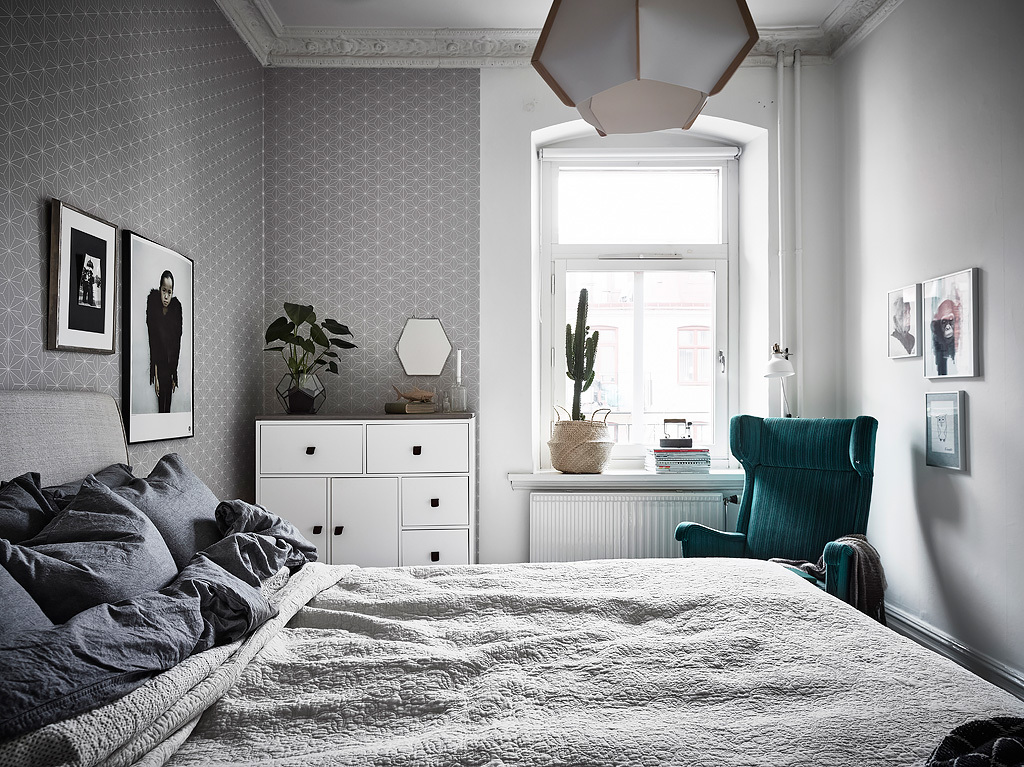 In deze slaapkamer vind je een aantal verrassende blikvangers In deze slaapkamer vind je een aantal verrassende blikvangers