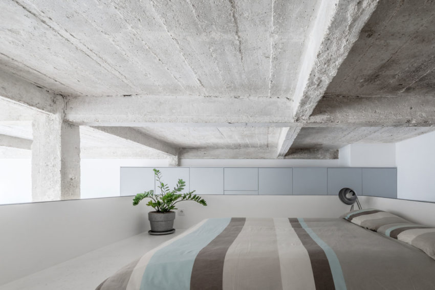 In dit appartement zijn de twee slaapkamers boven elkaar ingericht In dit appartement zijn de twee slaapkamers boven elkaar ingericht