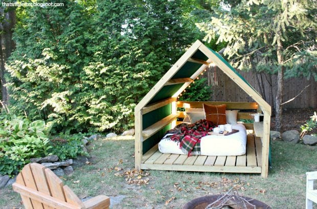 jaime maakte deze leuke cabana loungeplek voor haar tuin