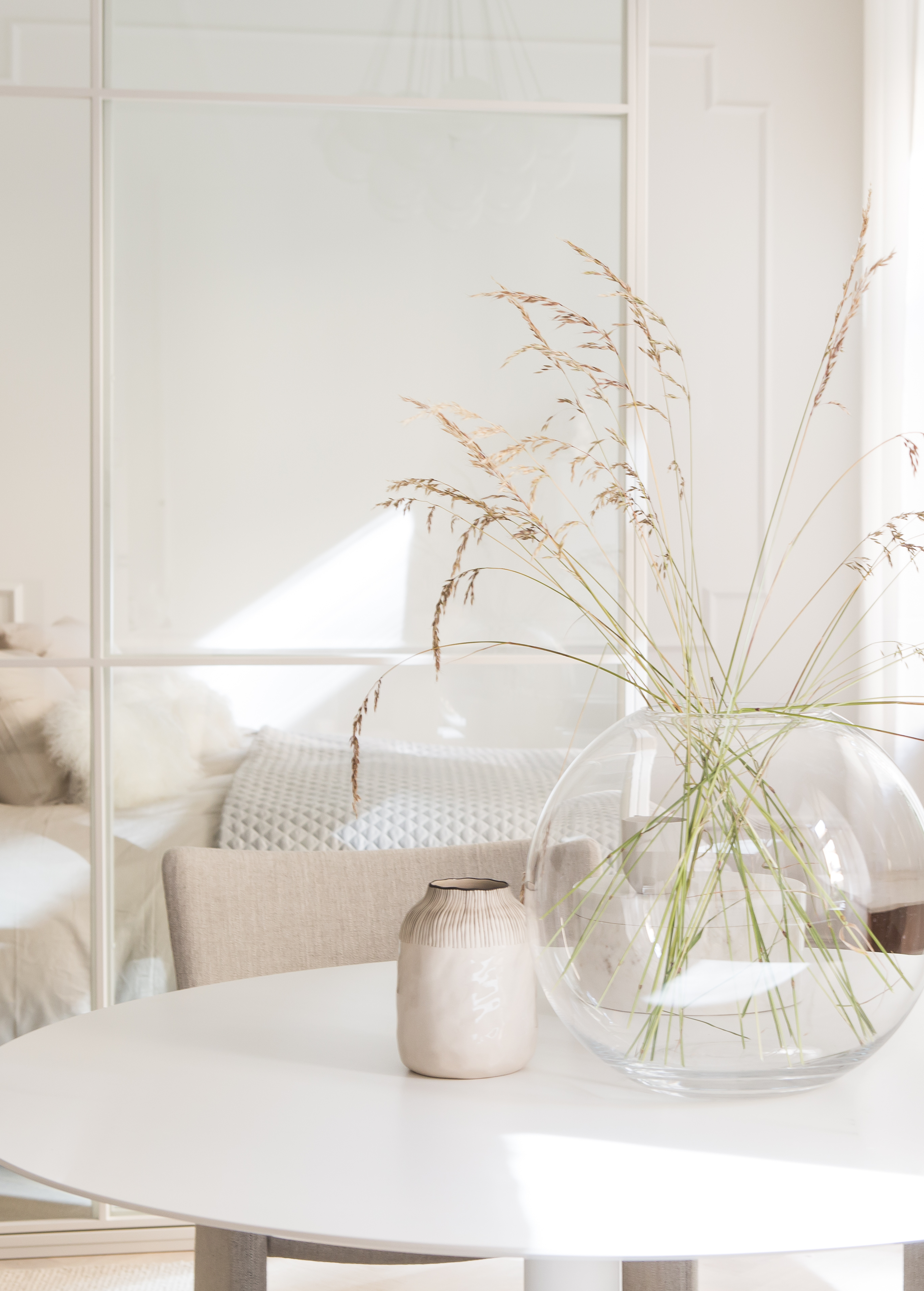 Lichte minimalistische slaapkamer uit Zweden Lichte minimalistische slaapkamer uit Zweden