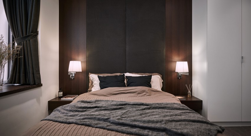 Luxe moderne slaapkamer met donker eiken hout