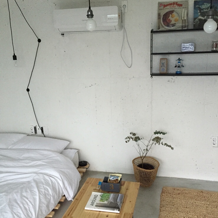 Minimalistisch stoere loft slaapkamer van Sally Minimalistisch stoere loft slaapkamer van Sally