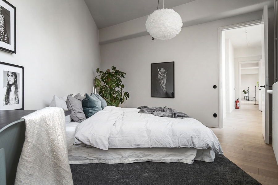 Minimalistische driehoekige slaapkamer Minimalistische driehoekige slaapkamer