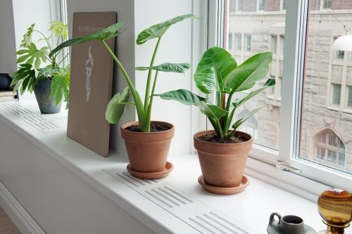 Minimalistische slaapkamer met warme tinten Minimalistische slaapkamer met warme tinten