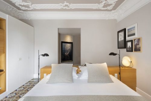 Modern afgewerkte karakteristieke slaapkamer van Hotel Alexandra