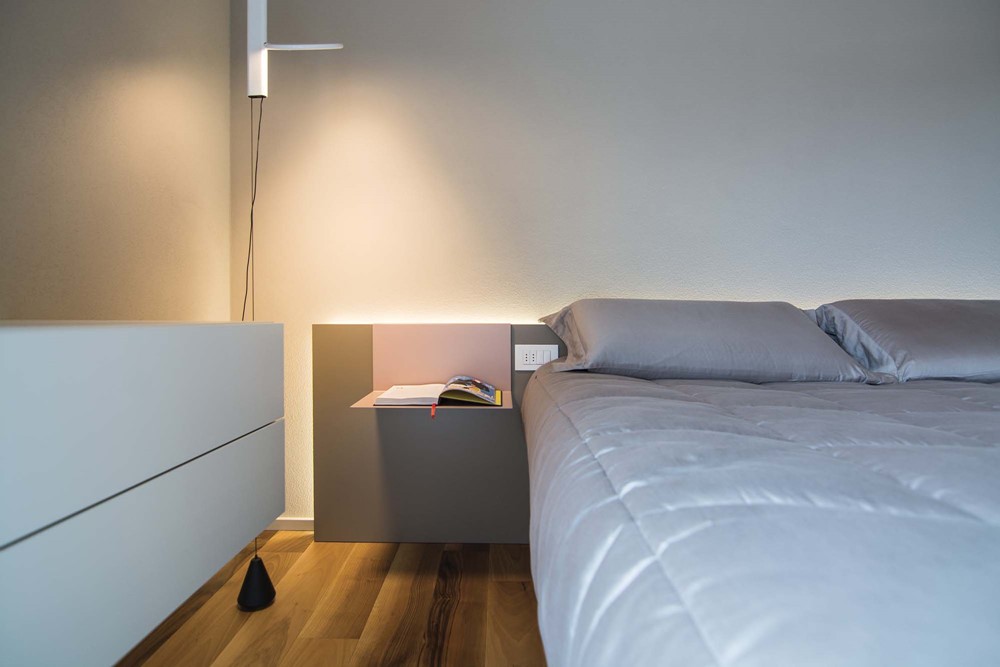 Moderne Italiaanse slaapkamer met inloopkast Moderne Italiaanse slaapkamer met inloopkast