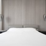Moderne minimalistische slaapkamer door AD Architecture