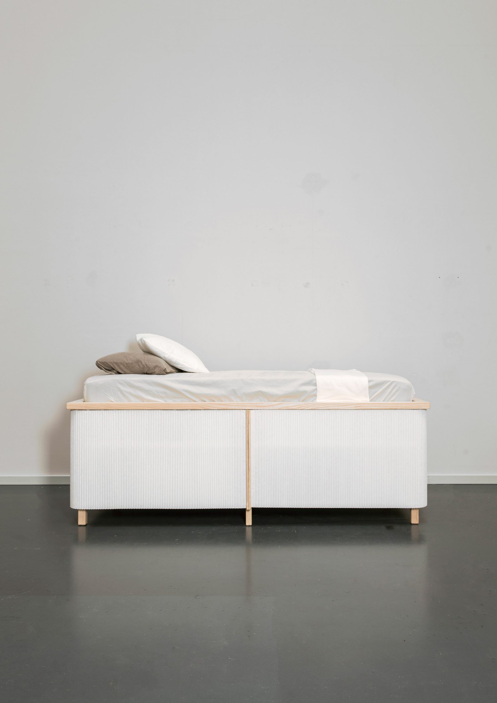 Mooi en praktisch bed met opbergruimte door ontwerper Yesul Jang Mooi en praktisch bed met opbergruimte door ontwerper Yesul Jang