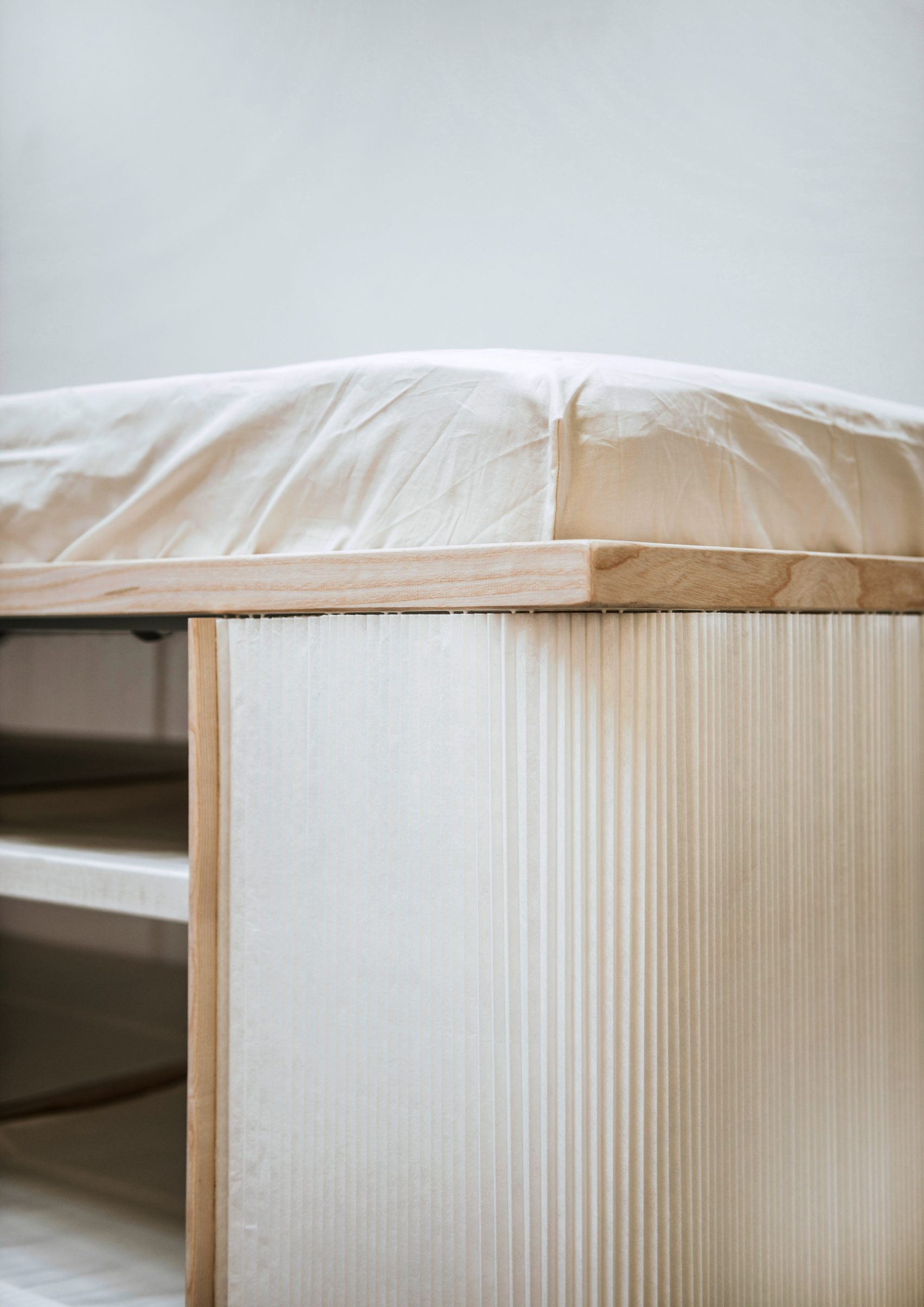 Mooi en praktisch bed met opbergruimte door ontwerper Yesul Jang Mooi en praktisch bed met opbergruimte door ontwerper Yesul Jang
