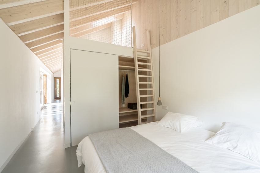 Mooie minimalistische slaapkamer van Villa Slow Mooie minimalistische slaapkamer van Villa Slow