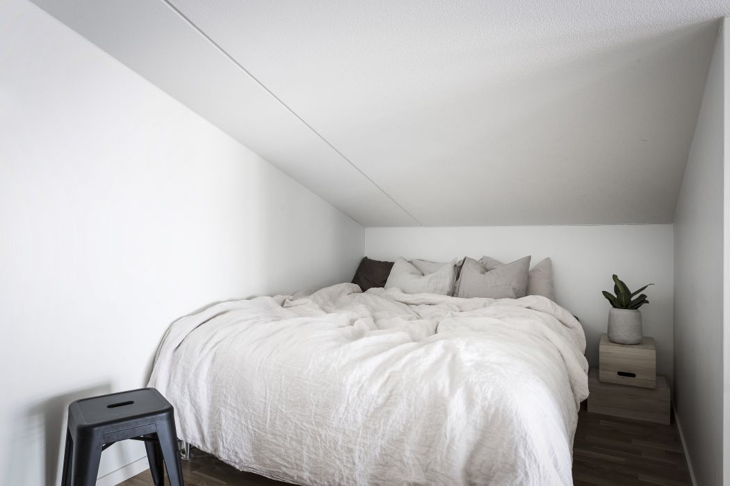 Mooie Scandinavische mezzanine slaapkamer Mooie Scandinavische mezzanine slaapkamer