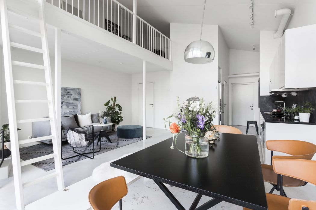Mooie Scandinavische mezzanine slaapkamer Mooie Scandinavische mezzanine slaapkamer