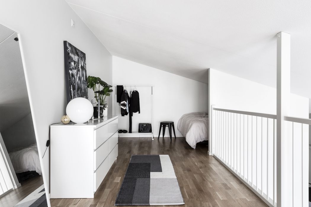 Mooie Scandinavische mezzanine slaapkamer Mooie Scandinavische mezzanine slaapkamer