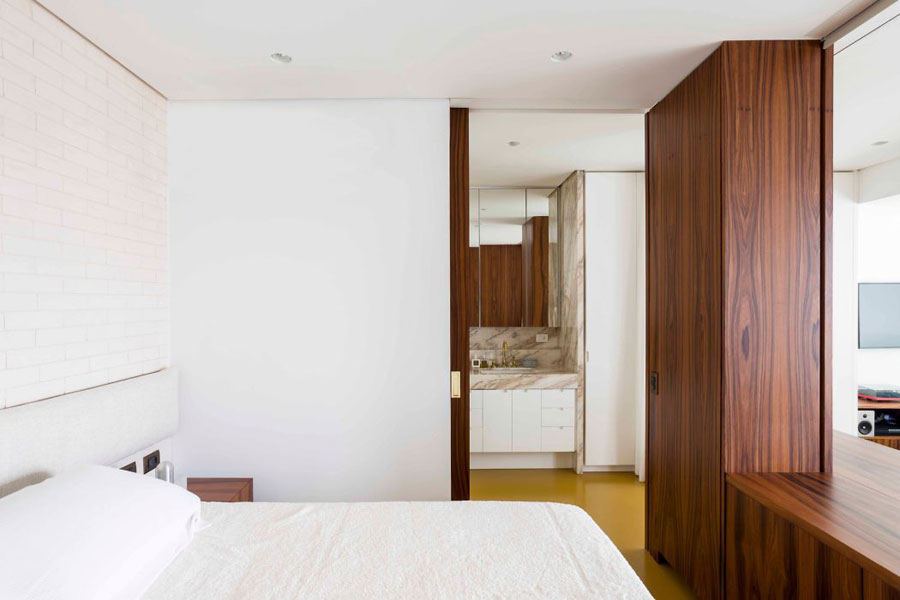 Mooie slaapkamer met een bijzondere open indeling Mooie slaapkamer met een bijzondere open indeling