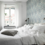 Mooie slaapkamer met een botanische sfeer