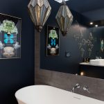 Mooie slaapkamer met luxe en suite badkamer