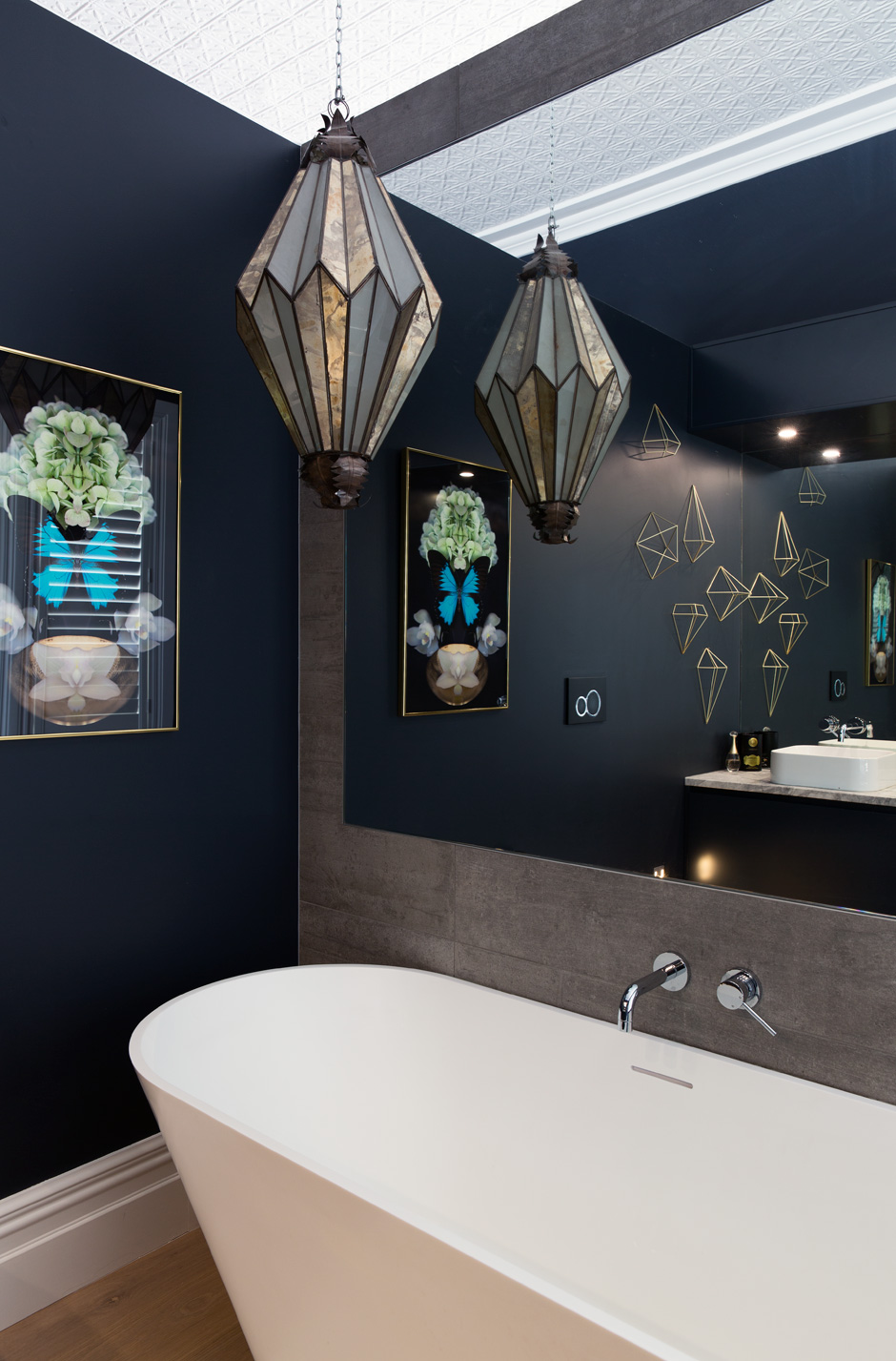 Mooie slaapkamer met luxe en suite badkamer Mooie slaapkamer met luxe en suite badkamer