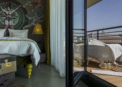 Muurschilderingen in de slaapkamers van 25Hours Hotel Wenen Muurschilderingen in de slaapkamers van 25Hours Hotel Wenen