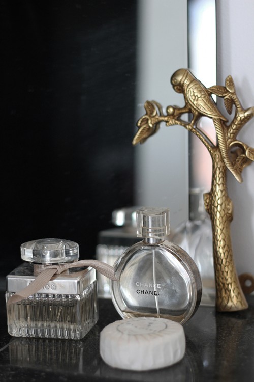 Open badkamer in de slaapkamer van stylist Lindsay Open badkamer in de slaapkamer van stylist Lindsay