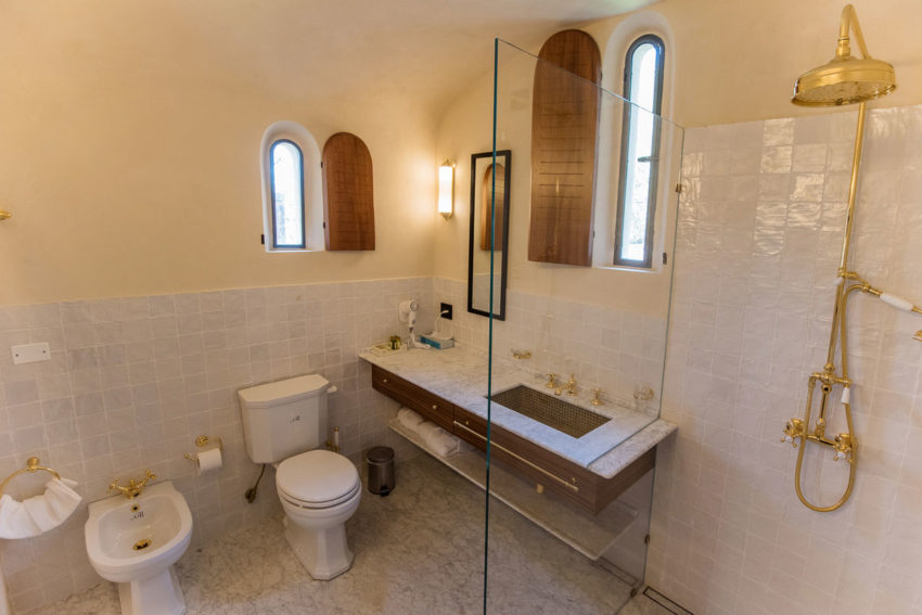 Overnachten in een slaapkamer van een échte kerk