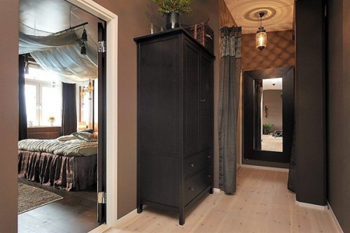 Romantische donkere slaapkamer uit Stockholm Romantische donkere slaapkamer uit Stockholm