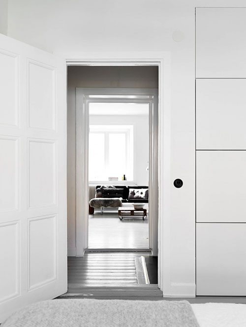 Scandinavische woonkamer met eenvoudige inrichting Scandinavische woonkamer met eenvoudige inrichting