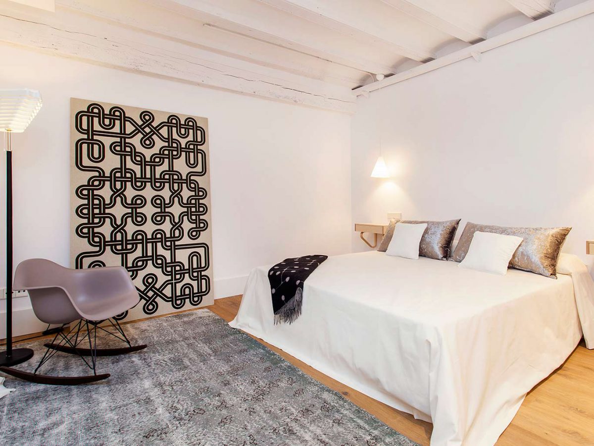 sfeervolle-karakteristieke-slaapkamer-uit-barcelona sfeervolle-karakteristieke-slaapkamer-uit-barcelona