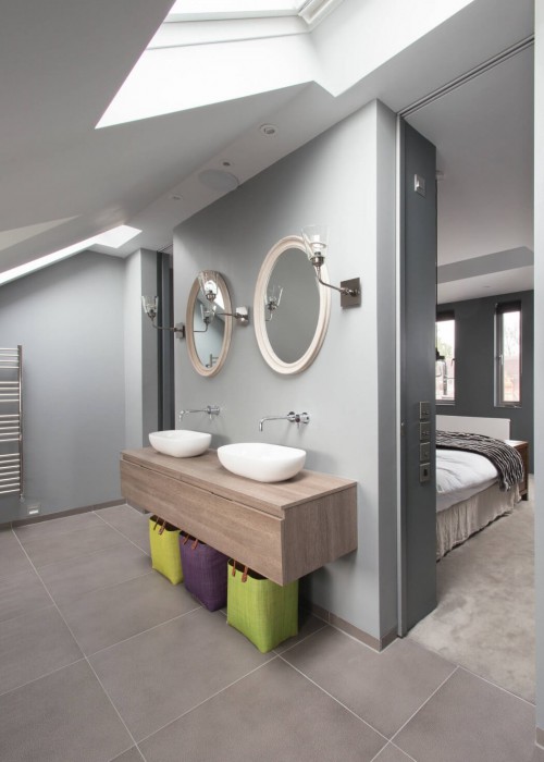 Slaapkamer suite met grijze muren Slaapkamer suite met grijze muren