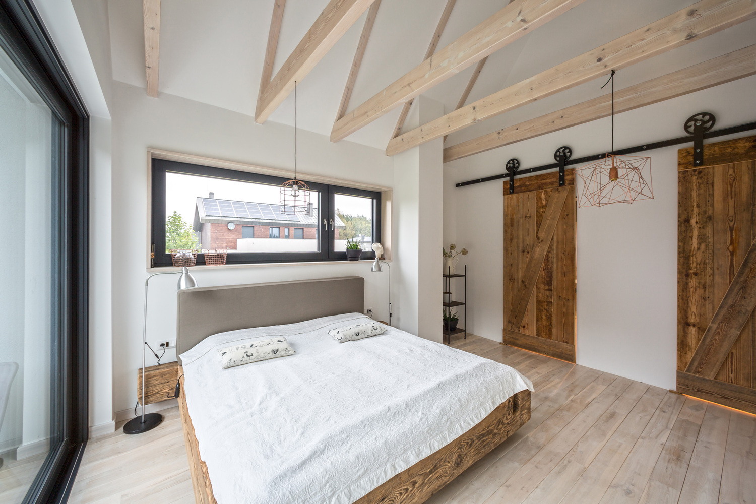 slaapkamer-met-een-rustieke-boerderij-sfeer-in-een-moderne-woning slaapkamer-met-een-rustieke-boerderij-sfeer-in-een-moderne-woning