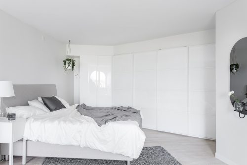 Slaapkamer met hoekkast Slaapkamer met hoekkast