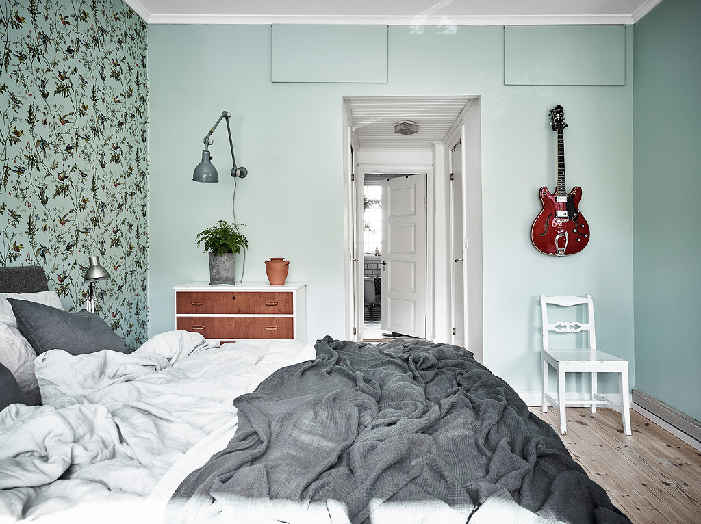 Slaapkamer met mintgroene muren Slaapkamer met mintgroene muren