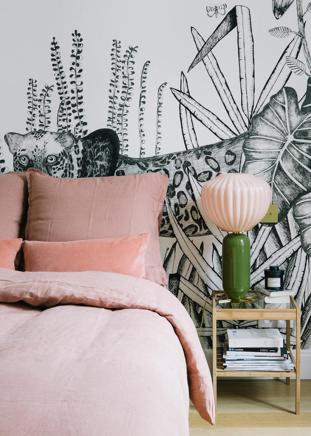 Slaapkamer uit Parijs in een vintage klassieke stijl Slaapkamer uit Parijs in een vintage klassieke stijl