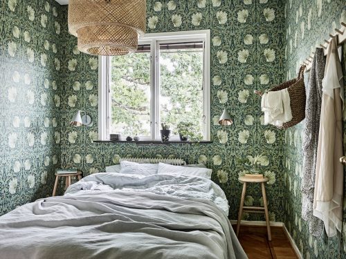 Slaapkamer vol met bloemetjes behang Slaapkamer vol met bloemetjes behang
